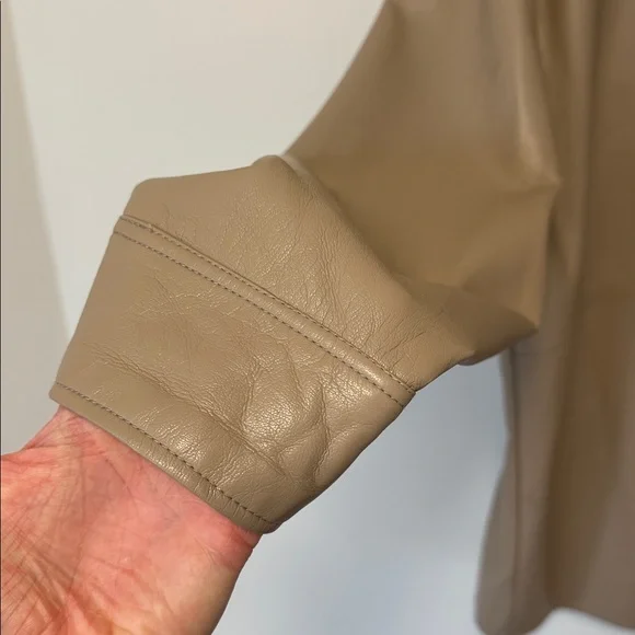 Babaton Pelli Shirt Jacket Vegan Leather Button-Down Relaxed Fit Cream SzL - Picture 7 of 14